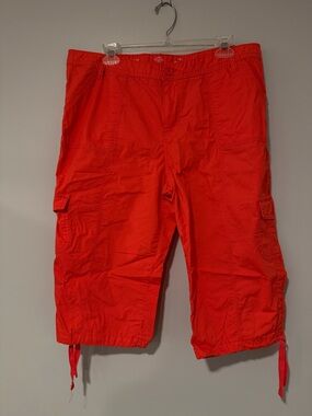 3 for $10 St. John’s Bay Bright Orange Capri Cargo Pants 18P Petite Crop